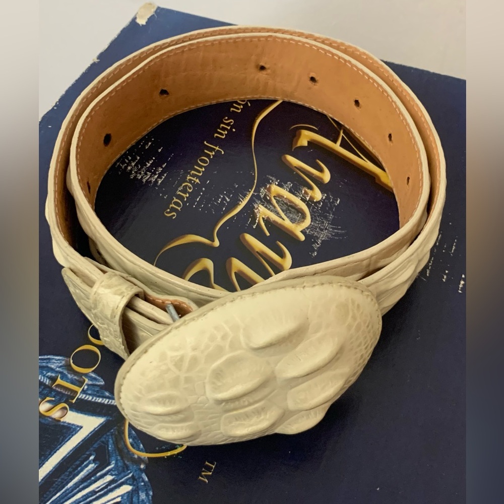 Selling belt caiman